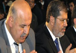 Mısır Adalet Bakanı İstifa Etti!