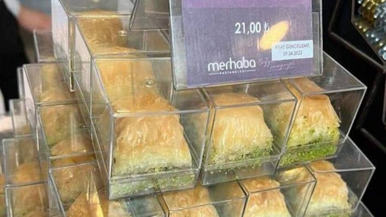 Tanesi 21 Liraya satılan dilim baklava sosyal medyada gündem oldu!