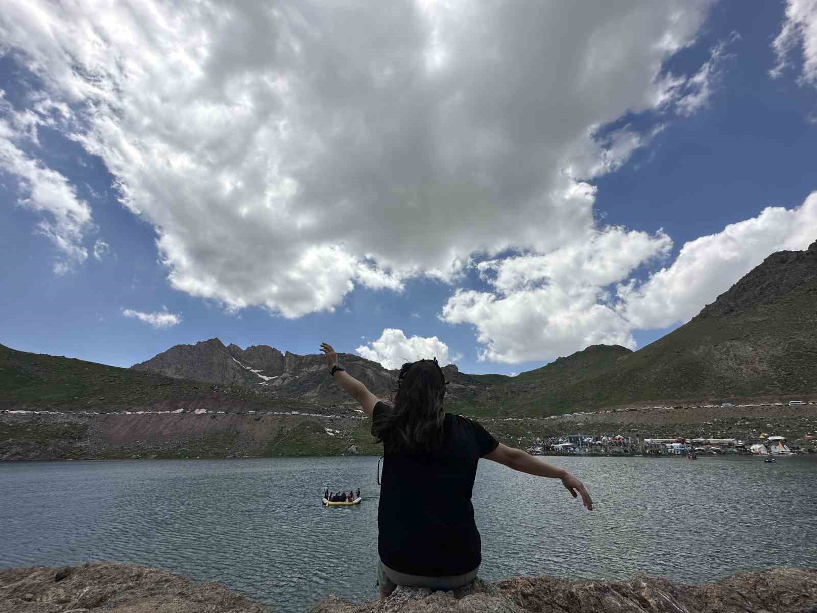 Hakkari de terörden temizlenen Cilo Dağları ve Sat Buzul Gölleri ne yoğun ilgi