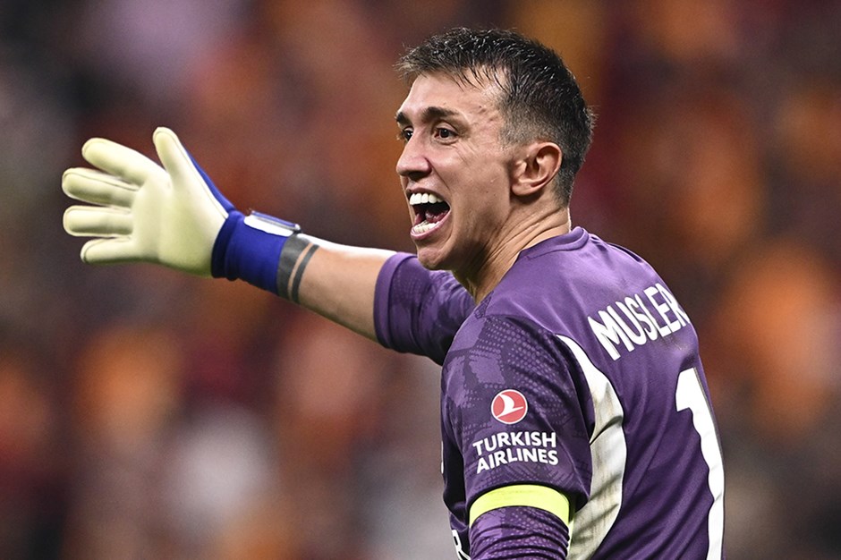 Galatasaray da Fernando Muslera şoku