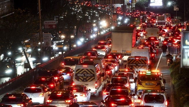 İstanbul da trafik yoğunluğu yüzde 80