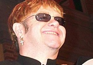 Elton John, Ölümden Döndü