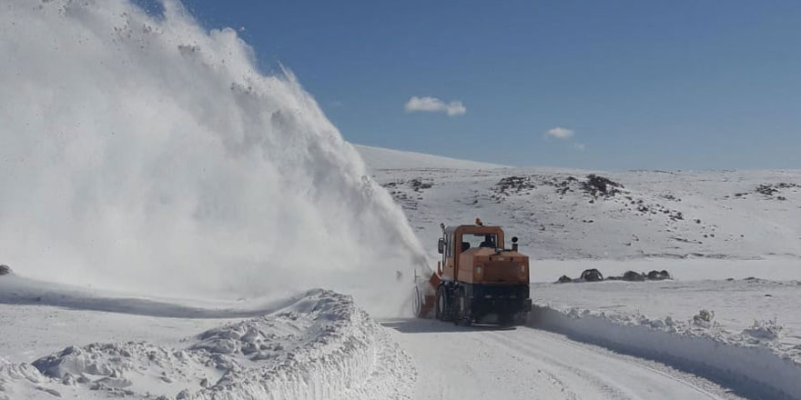 Kars ta kar ve tipi nedeniyle 120 köy yolu ulaşıma kapandı