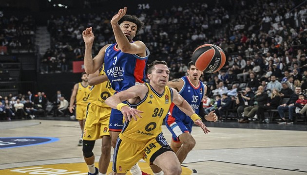 Anadolu Efes'ten ALBA Berlin'e 25 sayı fark