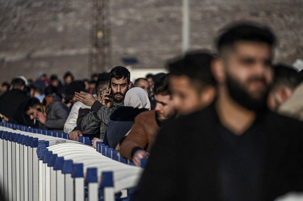 İki ülke Suriyelilerin iltica başvurularını dondurdu