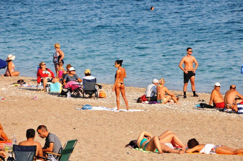 Antalya’da, güneşi gören sahile koştu