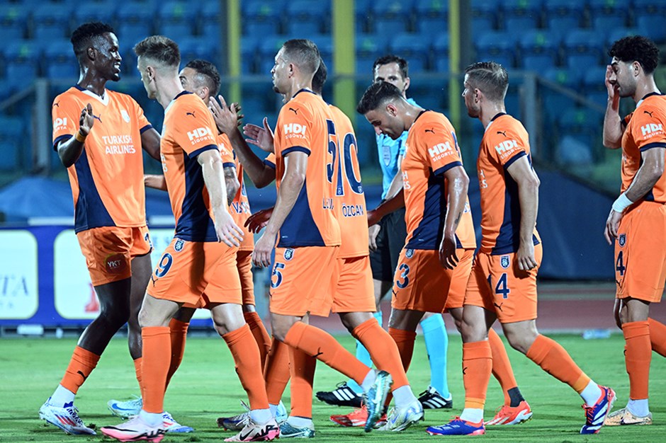 Başakşehir toplam 10 golle üst turda: Rakibi belli oldu