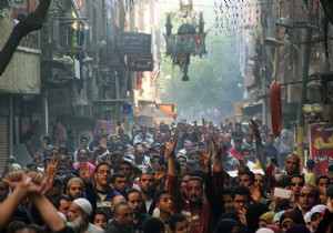 Mübarek hakkındaki beraat kararına protesto!