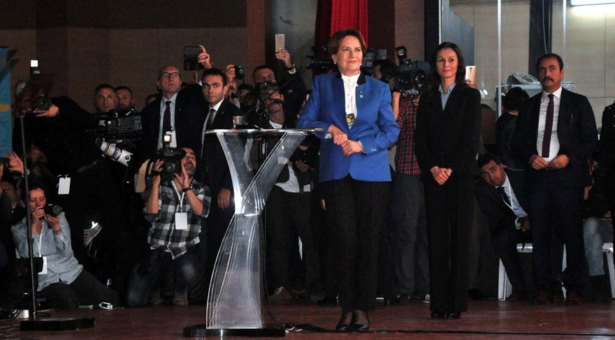 Akşener, o sloganı düzeltti