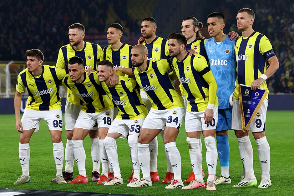 Fenerbahçe de yıldız oyuncu maça devam edemedi