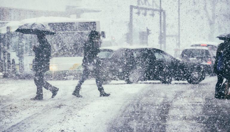 Kar çok sert geliyor! İstanbul da alarm verildi