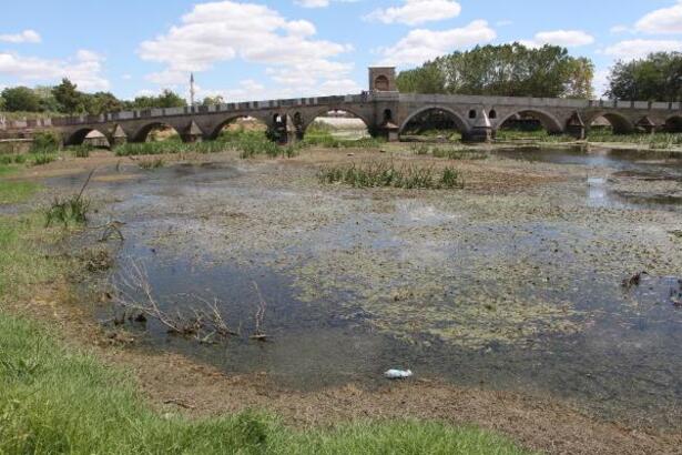 Tunca Nehri nde su seviyesi yüzde 50 düştü