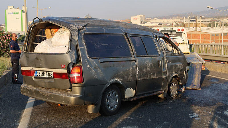 Manisa da minibüs kaza yaptı: 7 yaralı