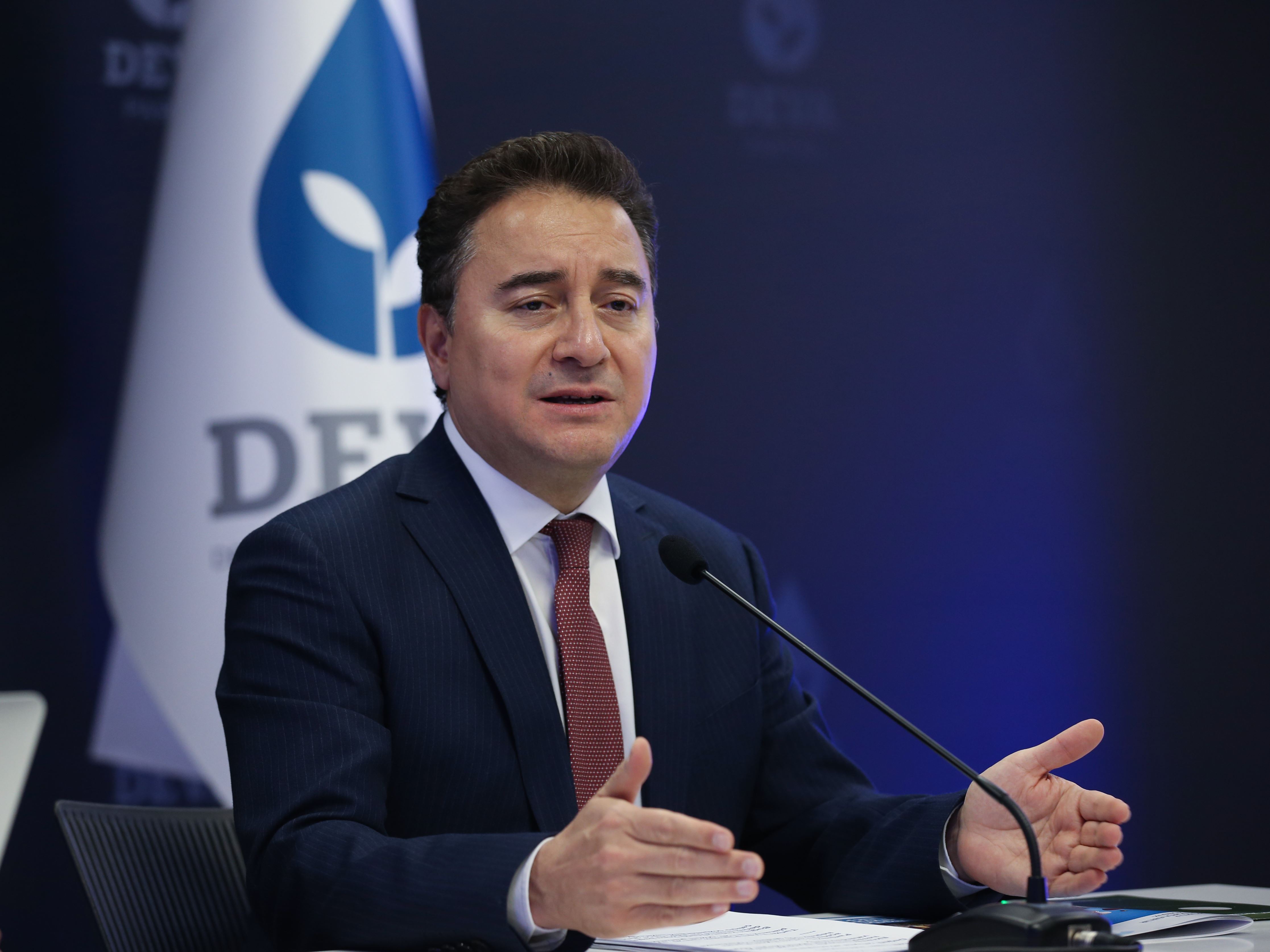 Ali Babacan “vur vur inlesin“ diyen partililere seslendi