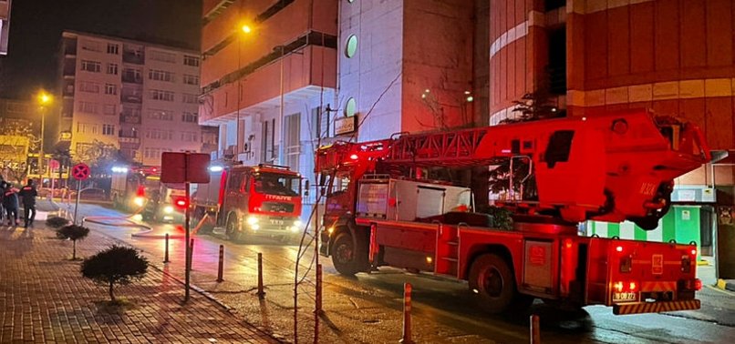 Bursa da, katlı otoparkta yangın; Otomobiller zarar gördü!