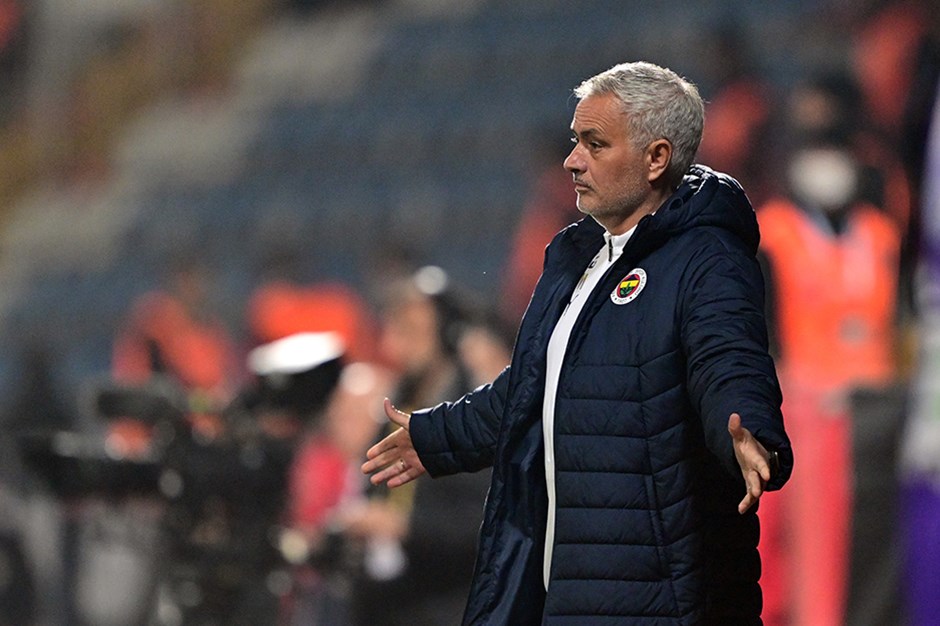 Jose Mourinho dan  yabancı VAR  kararına flaş yorum