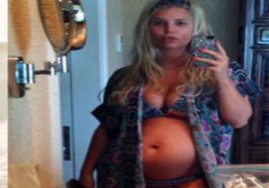 Jessica Simpson İkinci Kez Anne Oldu!