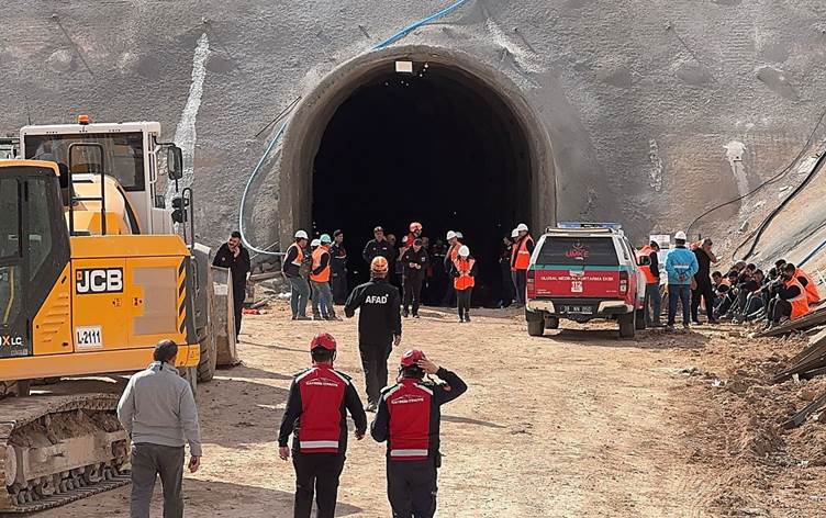 Hızlı tren inşaatında göçük! Ölü ve yaralılar var