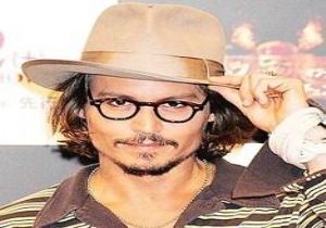 Johnny Depp Sarışın Oldu