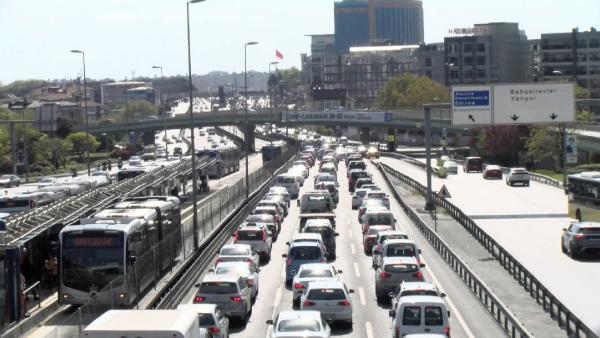 TEKNOFEST nedeniyle İstanbul da trafik durma noktasına geldi