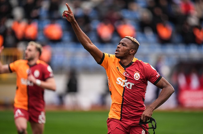 Victor Osimhen in yerine 2 Fransız forvet