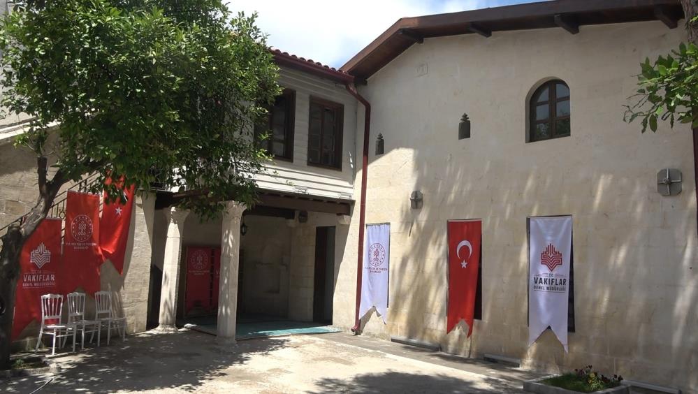 Asrın felaketinde hasar alan 500 yıllık tarihi cami ibadete açıldı