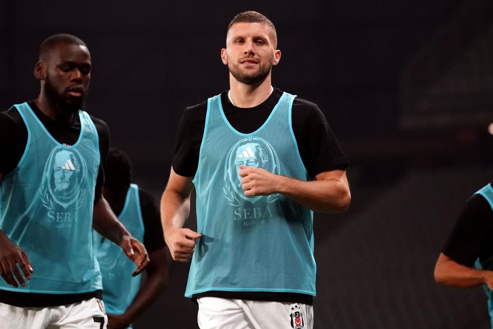 Beşiktaş ayrılığı KAP a bildirdi!