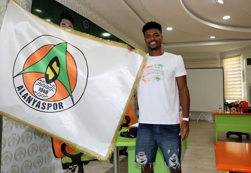 Alanyaspor a Brezilyalı defans