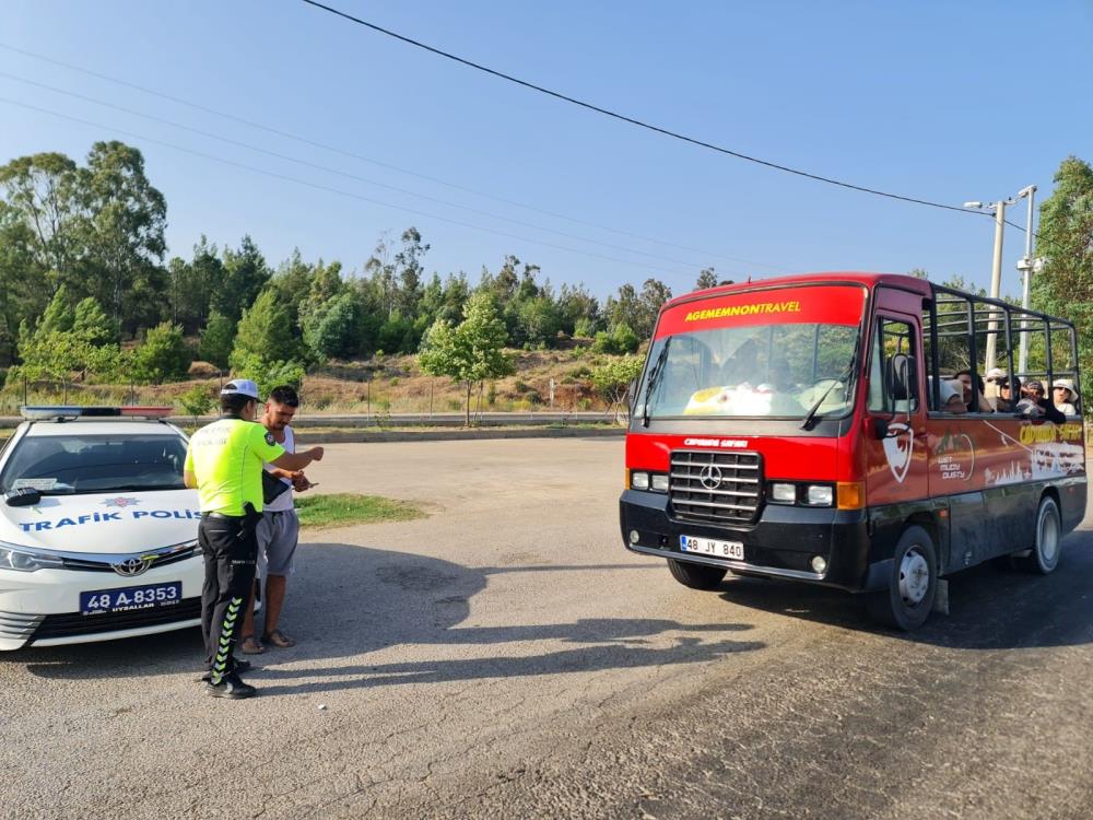 Fethiye’de safari araçları aralıksız denetleniyor