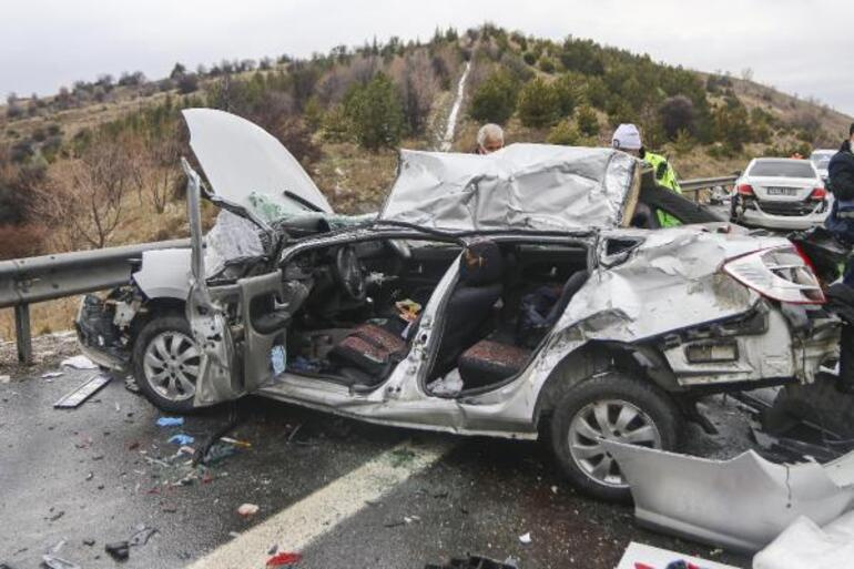 Ankara da feci kaza! 4 ölü, 5 yaralı