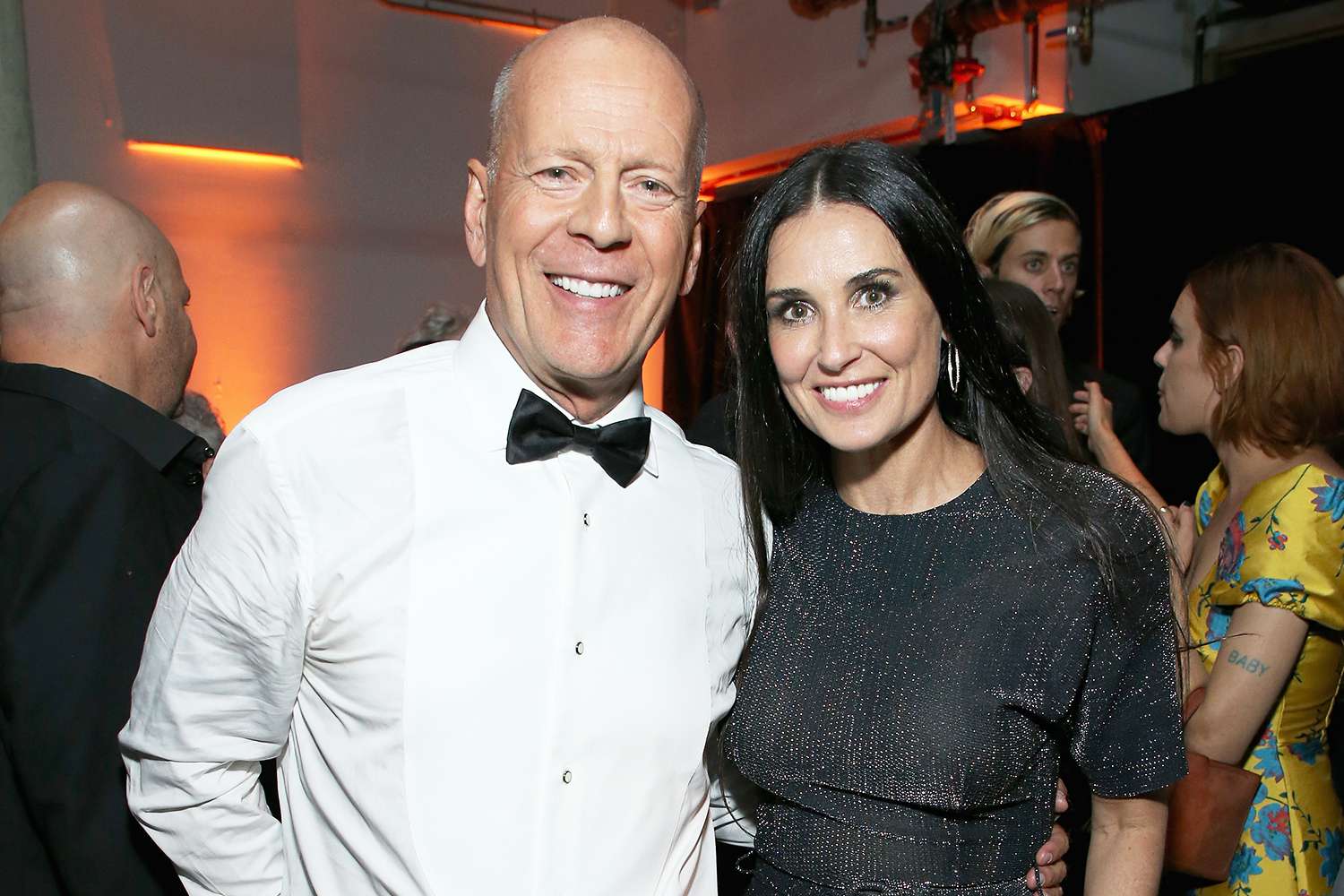 Demi Moore ve Bruce Willis in kızlarından kendilerine  çirkin  ve  babalarının klonları  diyen trollere sert yanıt