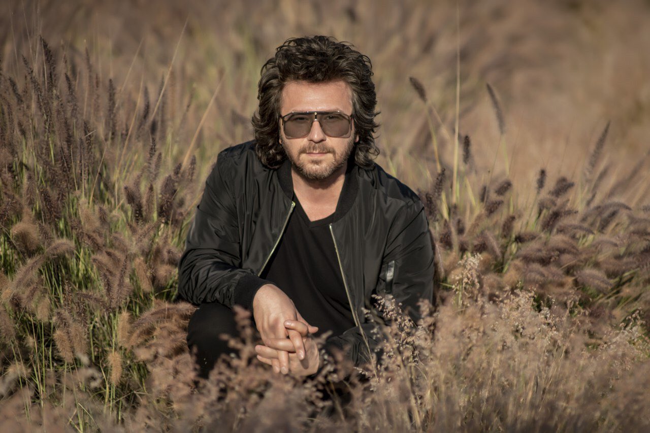 İranlı şarkıcı Mansour, İstanbul da bir dizi konser verecek