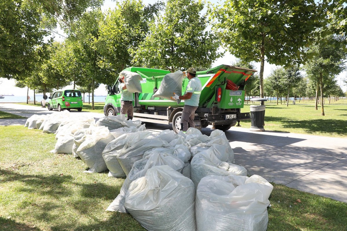 Tatilden geriye 1200 ton çöp kaldı