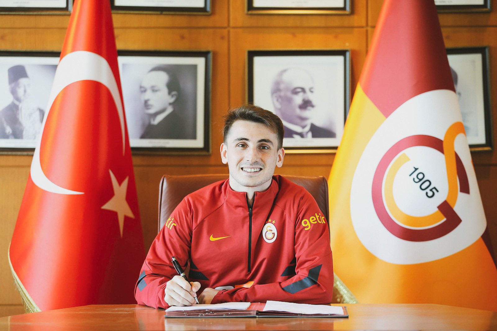 Galatasaray, Kerem Aktürkoğlu ile 5 yıllık yeni sözleşme imzaladı