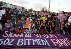 Söyleşi: “Feminizm Herkes İçindir”