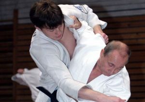 PUTİN DEN JUDO ŞOV...