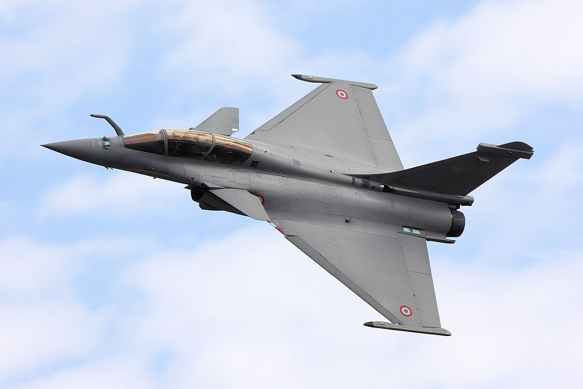 Fransa ordu için 42 Rafale savaş uçağı sipariş verdi