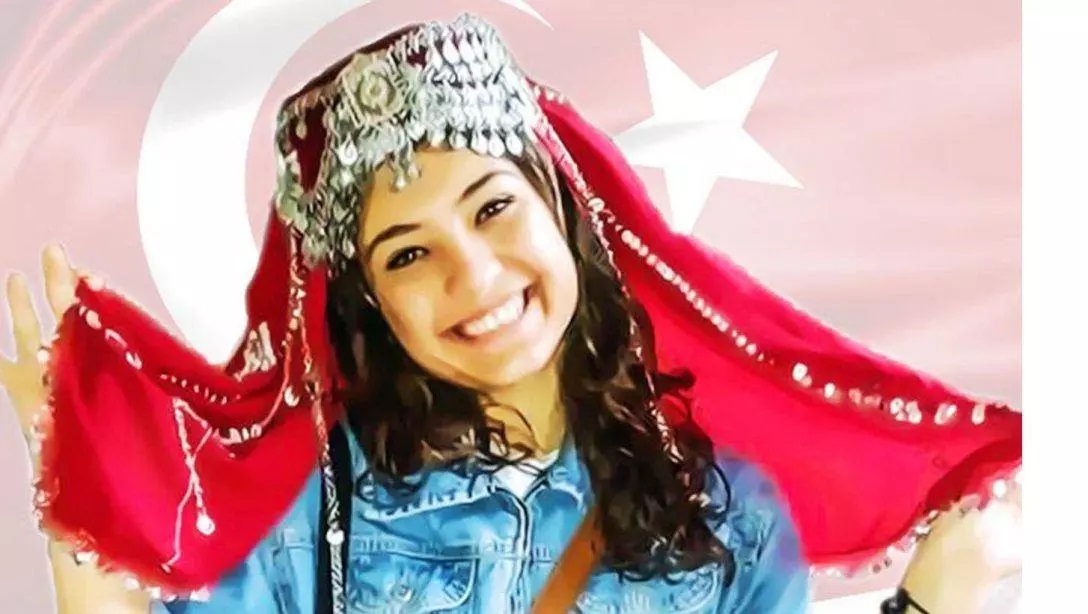 Türkiye Aybüke Yalçın öğretmeni unutmadı