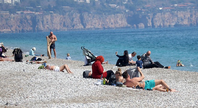 Antalya da sıcaklık 20 dereceyi buldu!