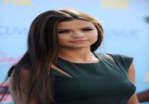 Selena Gomez şarkıları? Selena Gomez kimdir? Selena Gomez Nerede doğdu?