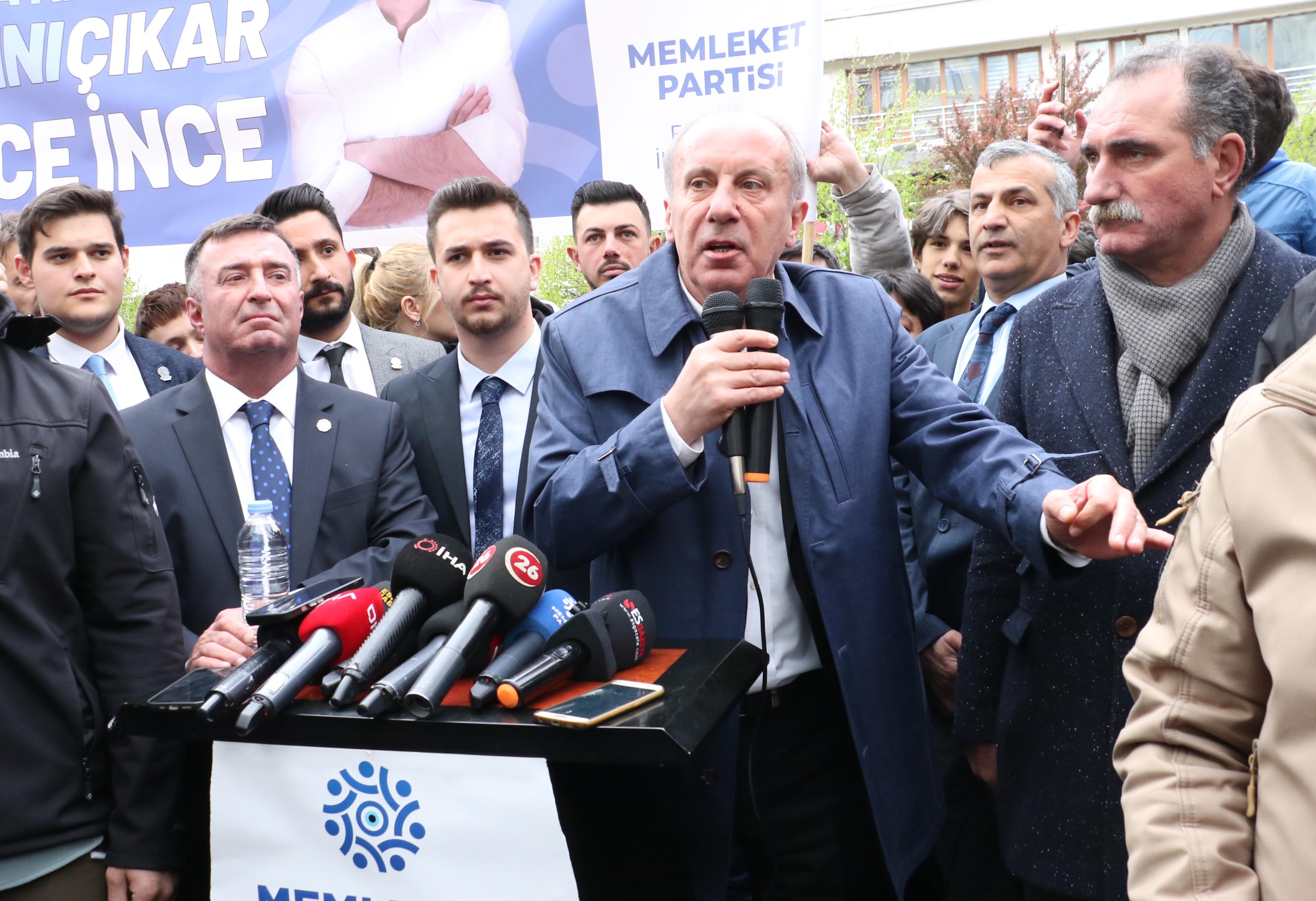 Muharrem İnce den gençlere: Bugün hepiniz 3 kişiyi ikna edeceksiniz