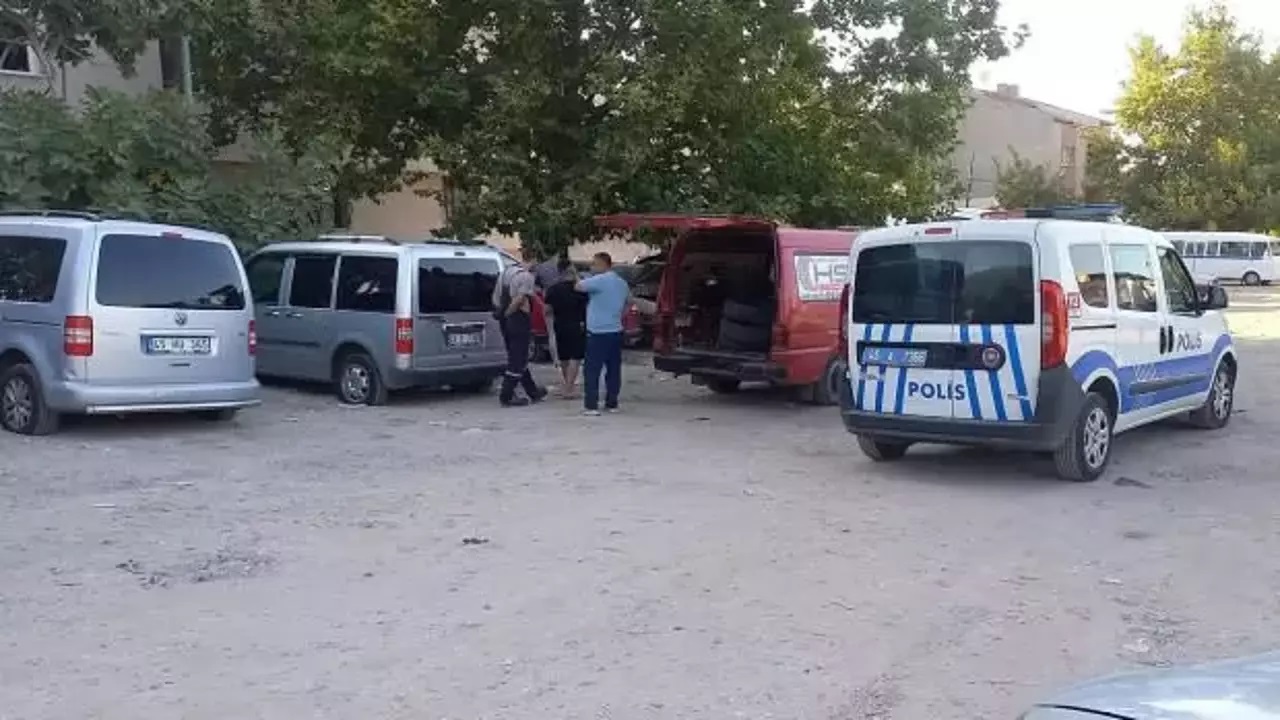 Park halindeki araçların lastikleri kesildi