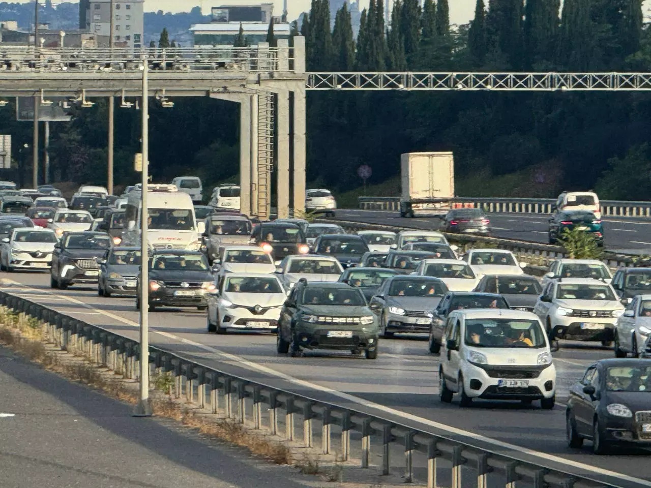 İstanbul trafiğinde bayram yoğunluğu