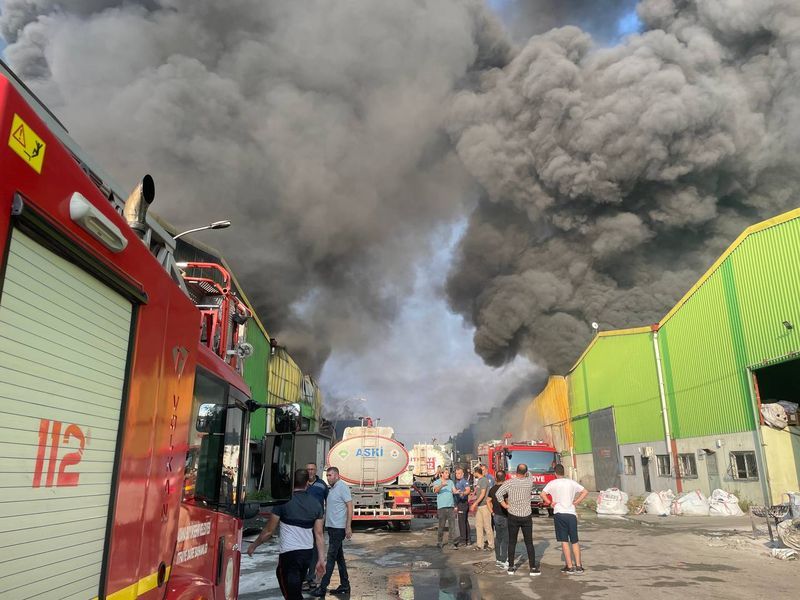 Adana da korkutan yangın