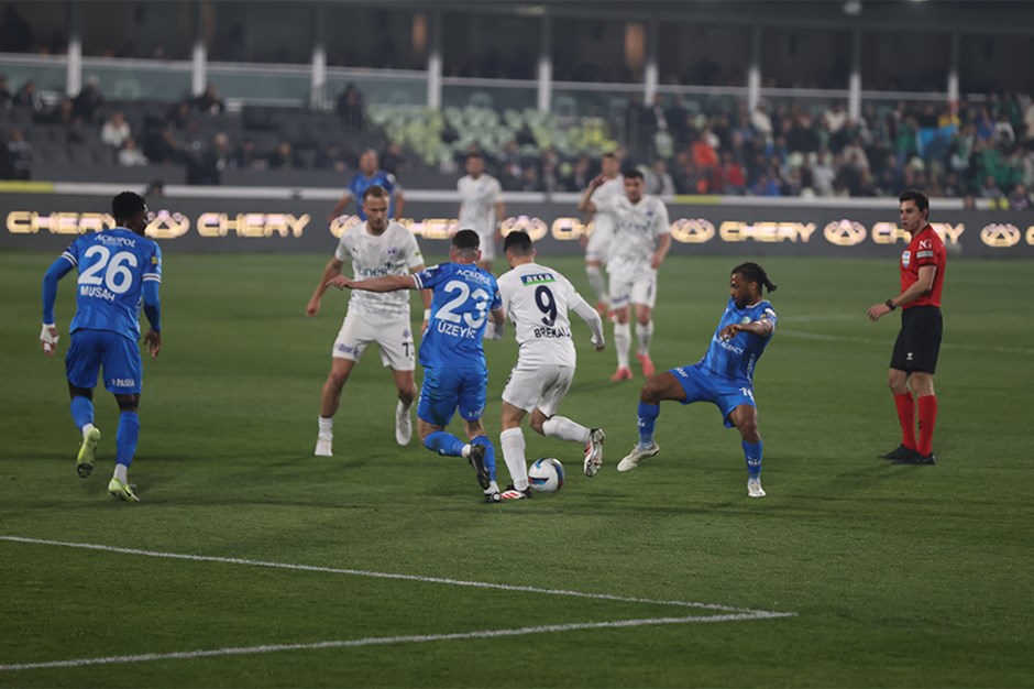 Volkan Demirel, Burak Yılmaz a tek attı