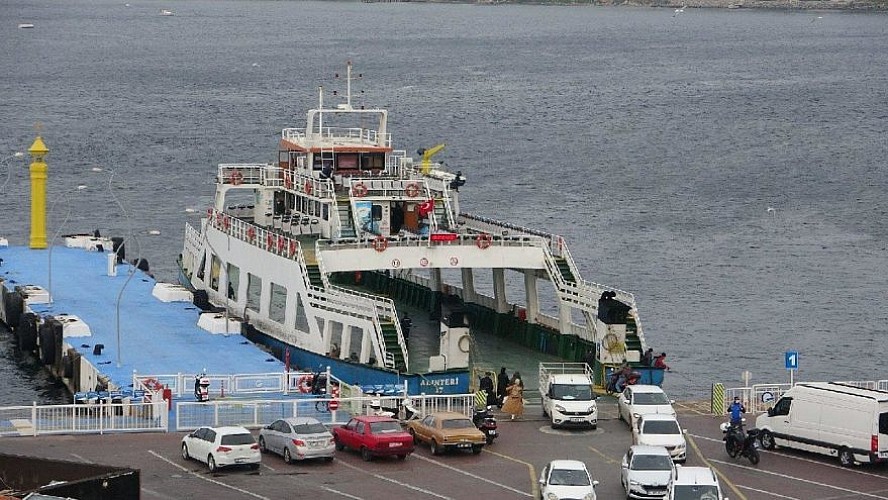 Tüm feribot seferleri iptal edildi