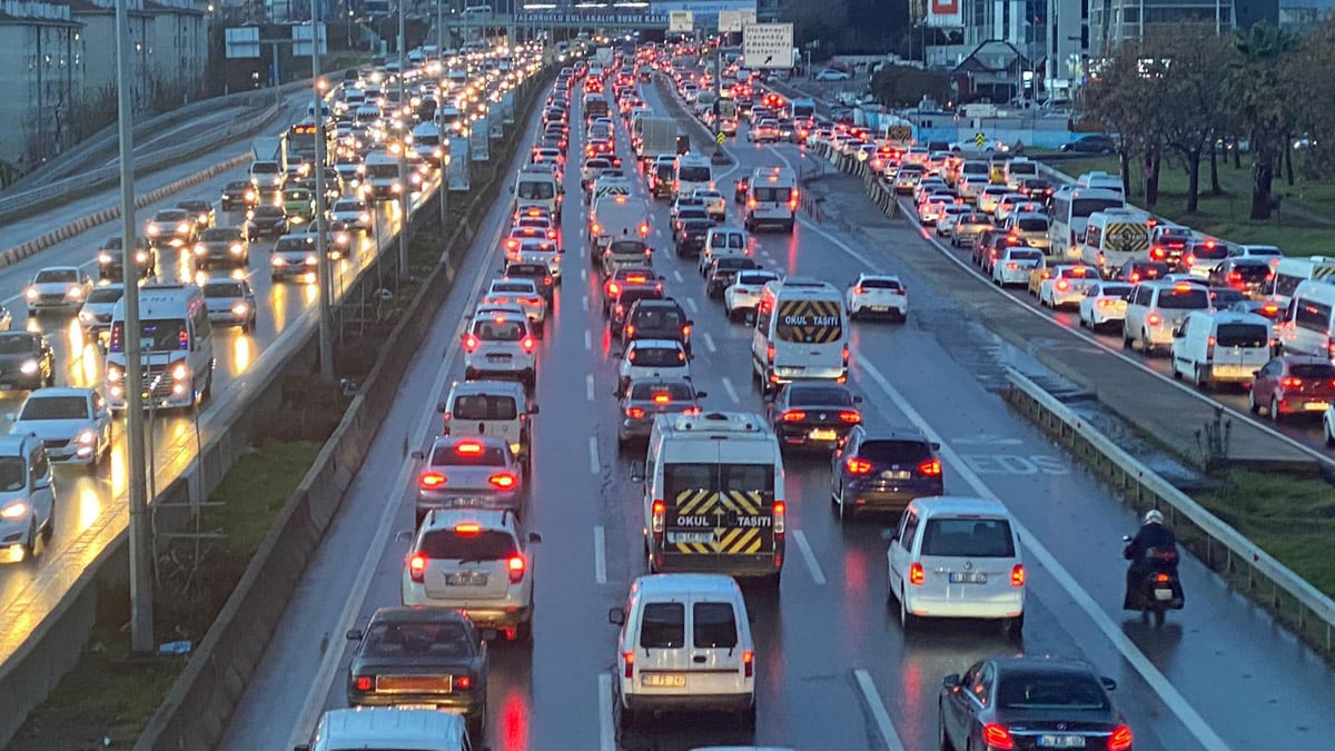 İstanbul da bazı yollar trafiğe kapatılacak