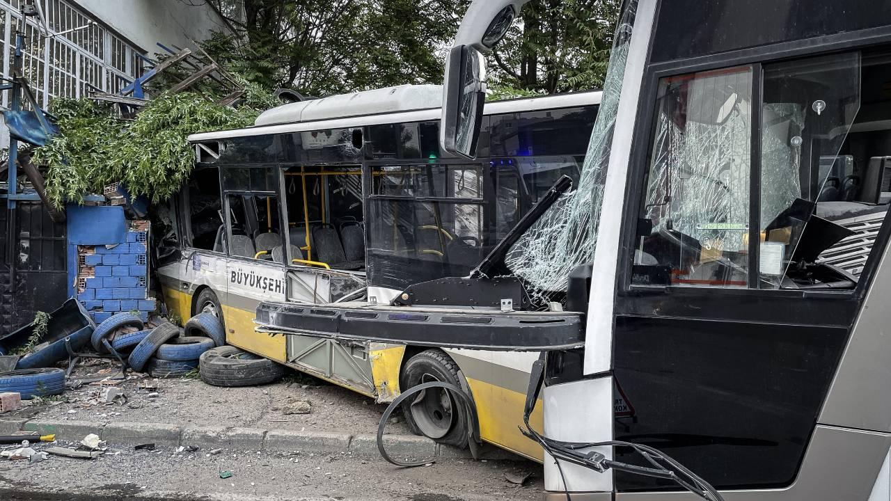 Feci kaza: Kafa kafaya çarpışlar