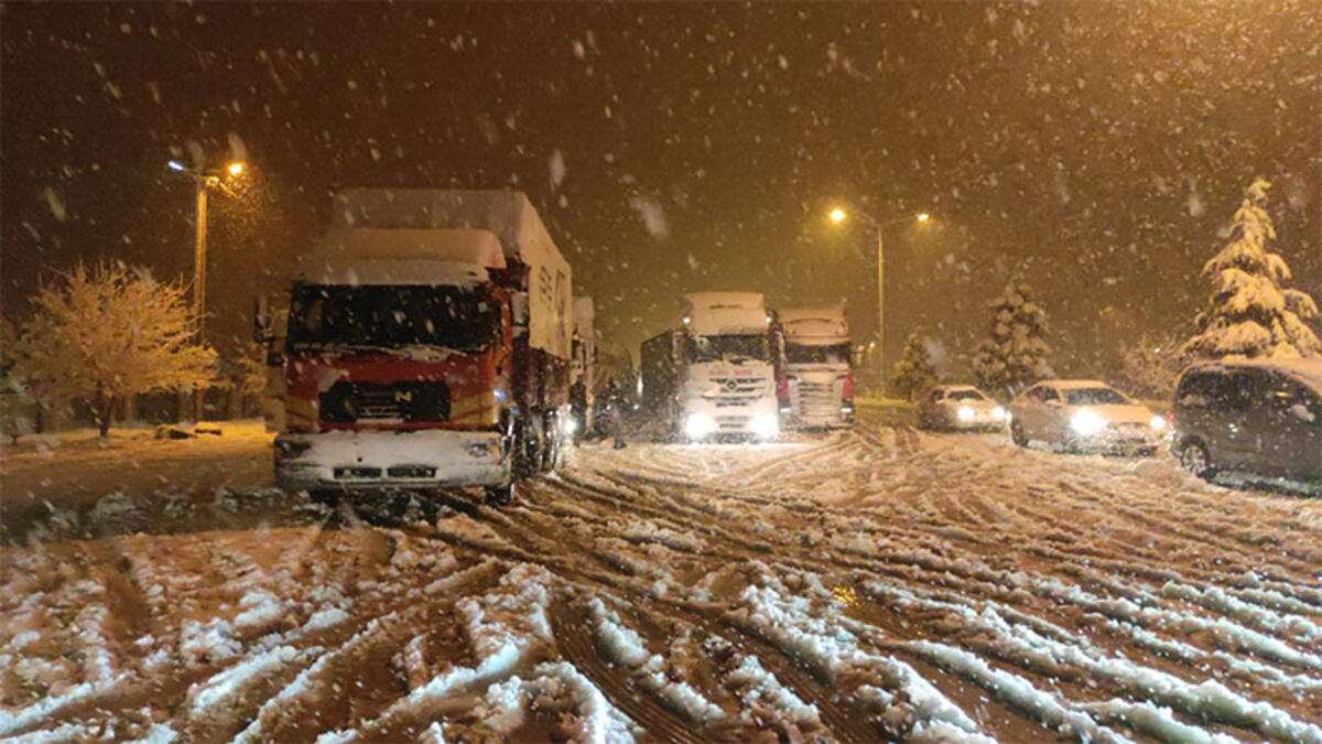 Yola çıkacaklar dikkat! Geçişlere kapatıldı