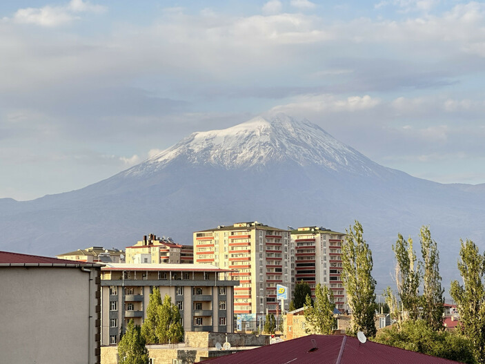 Ağrı Dağı na kar yağdı